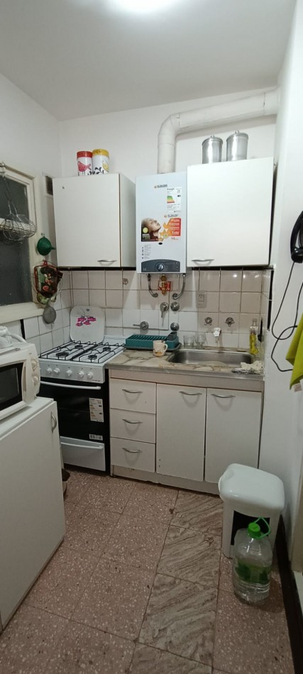 Depto 2 ambientes +  escritorio, con opcion a cocheera a una cuadra !!!