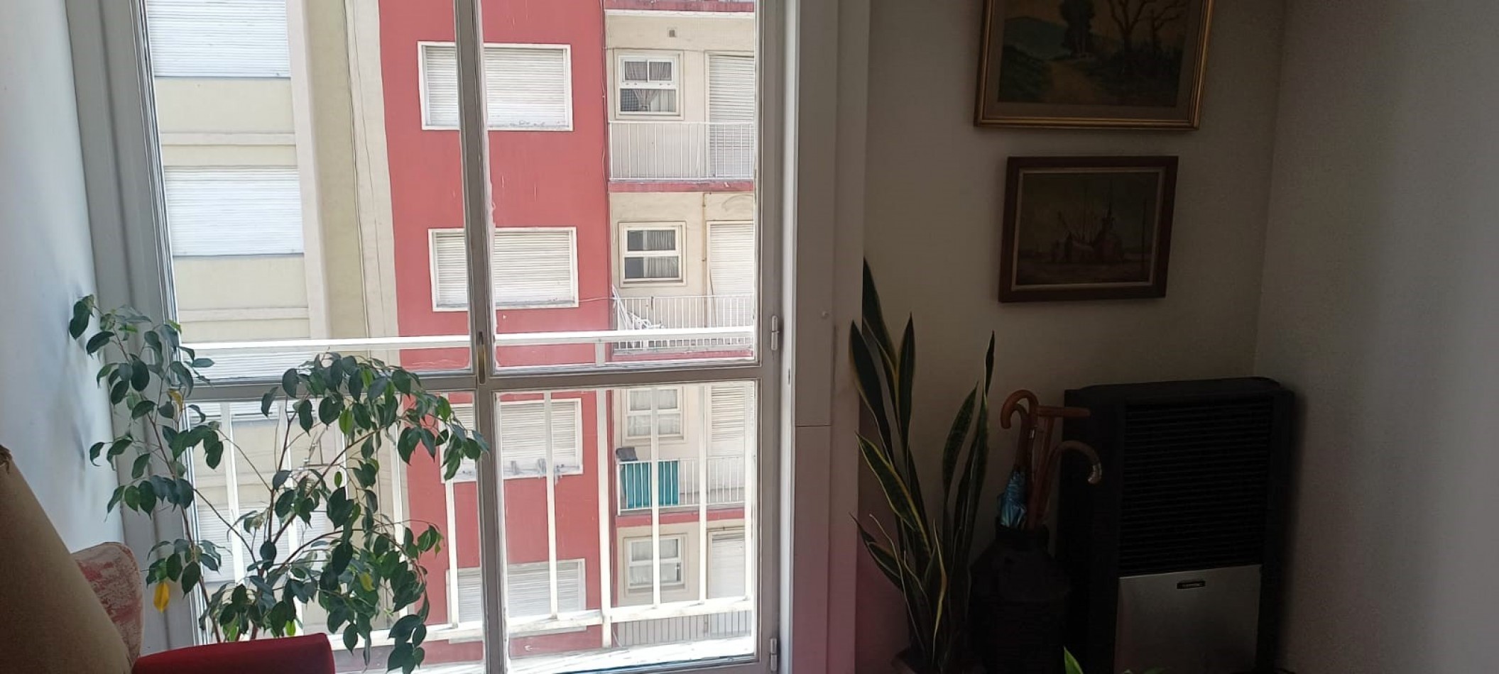 Depto 2 ambientes +  escritorio, con opcion a cocheera a una cuadra !!!