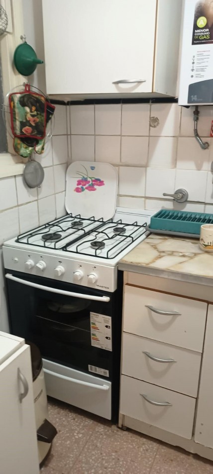 Depto 2 ambientes +  escritorio, con opcion a cocheera a una cuadra !!!