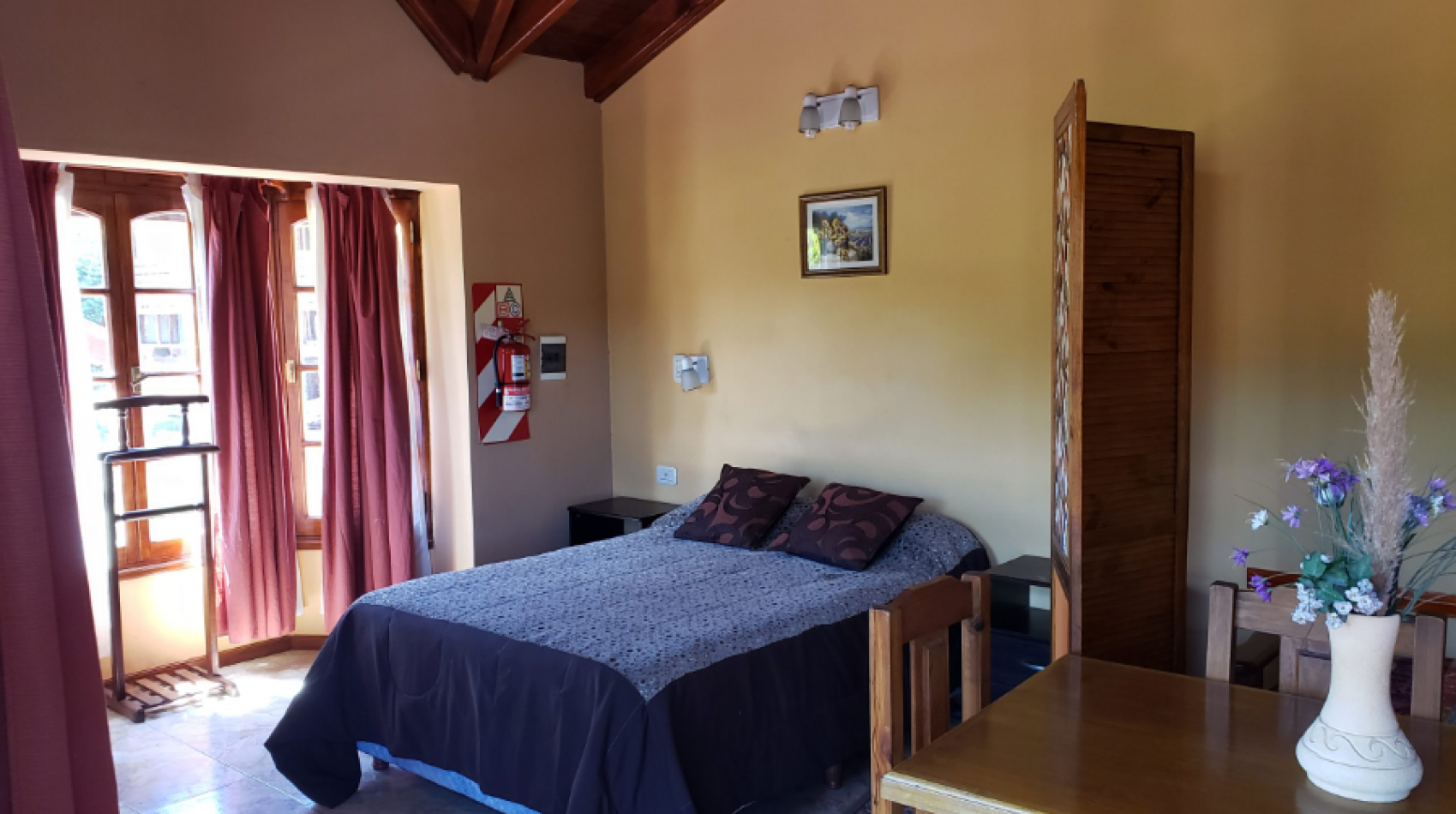 EN VENTA COMPLEJO TURISTICO DE 7 CABANAS, PISCINA GYM. SAN LUIS.