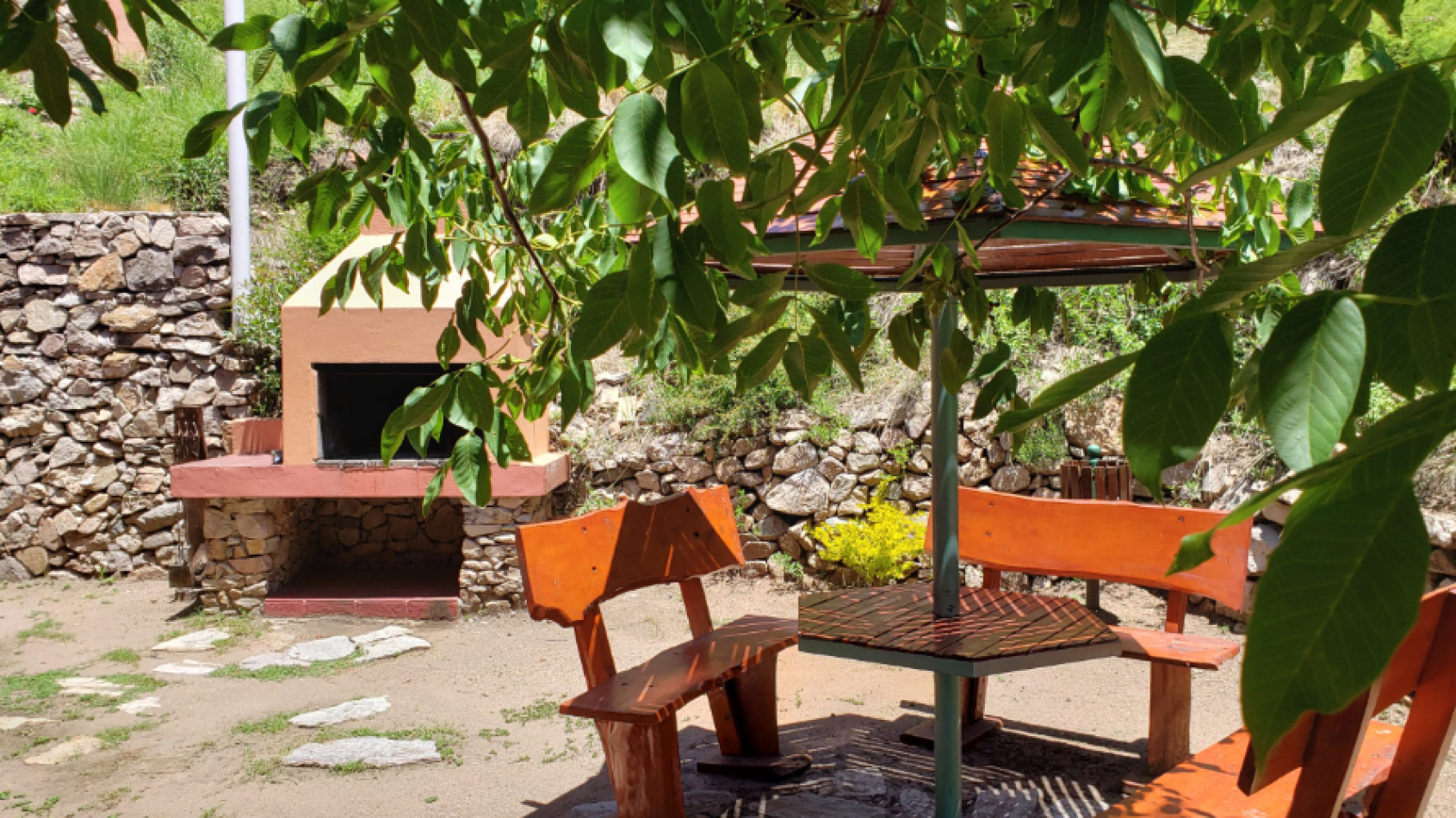 EN VENTA COMPLEJO TURISTICO DE 7 CABANAS, PISCINA GYM. SAN LUIS.