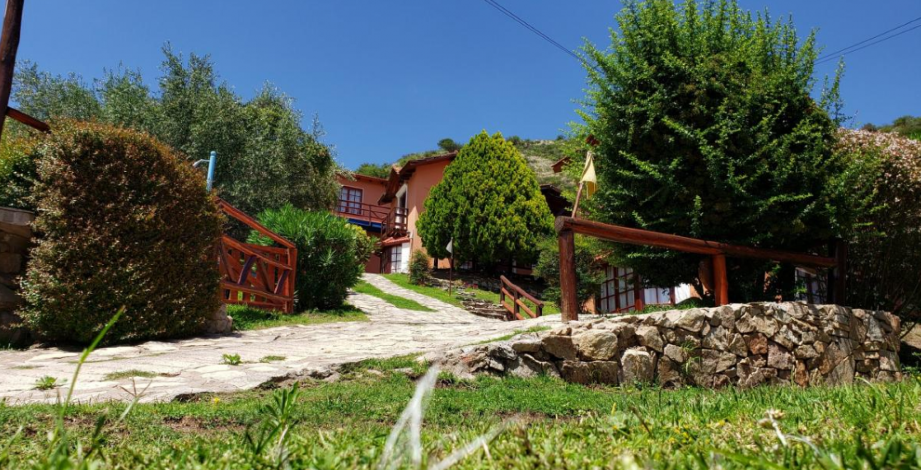 EN VENTA COMPLEJO TURISTICO DE 7 CABANAS, PISCINA GYM. SAN LUIS.