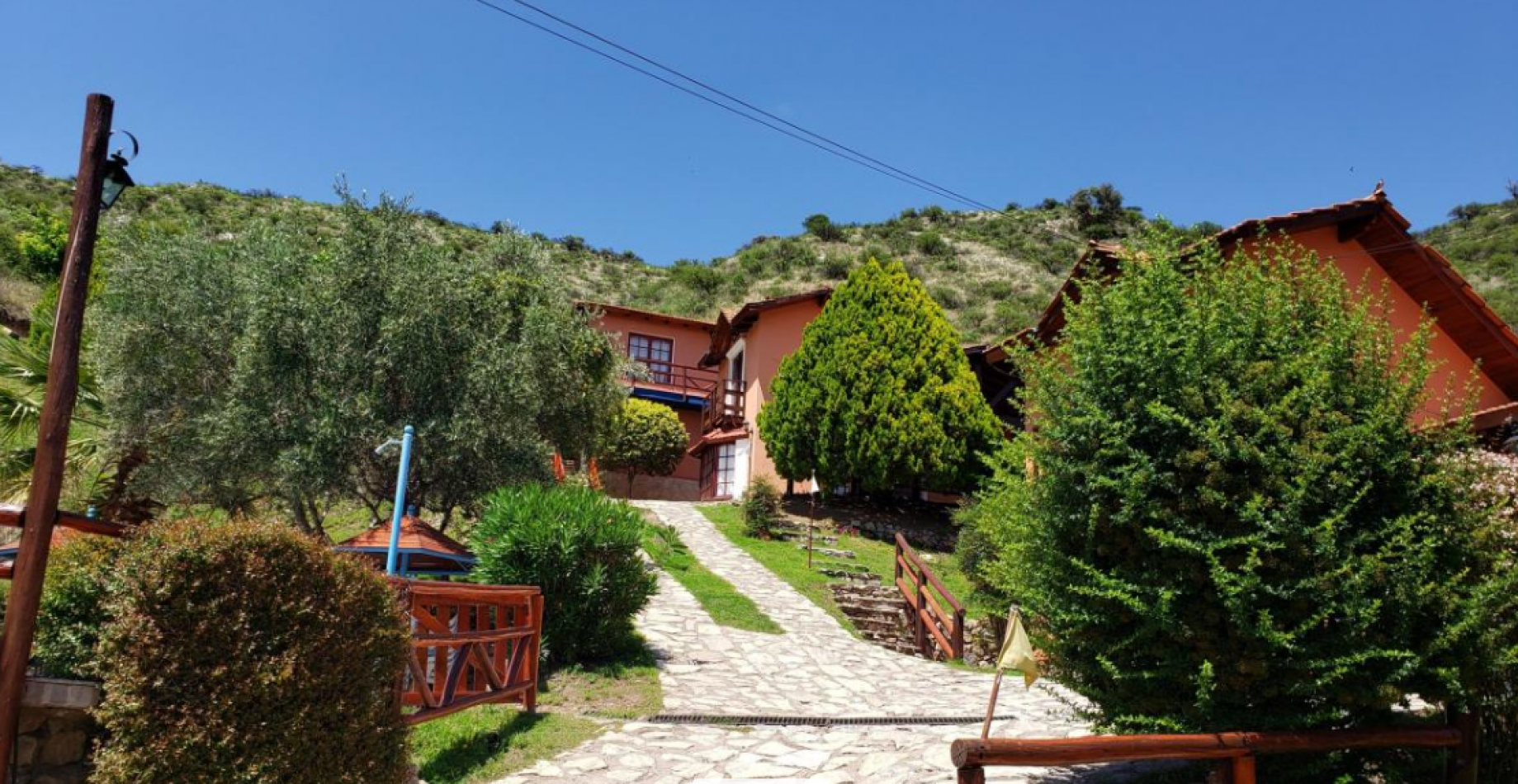 EN VENTA COMPLEJO TURISTICO DE 7 CABANAS, PISCINA GYM. SAN LUIS.