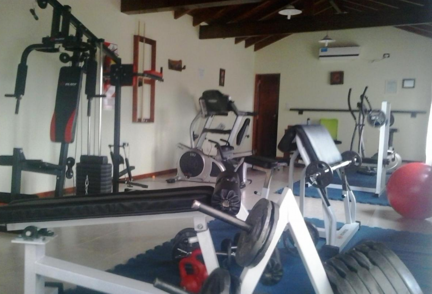 EN VENTA COMPLEJO TURISTICO DE 7 CABANAS, PISCINA GYM. SAN LUIS.