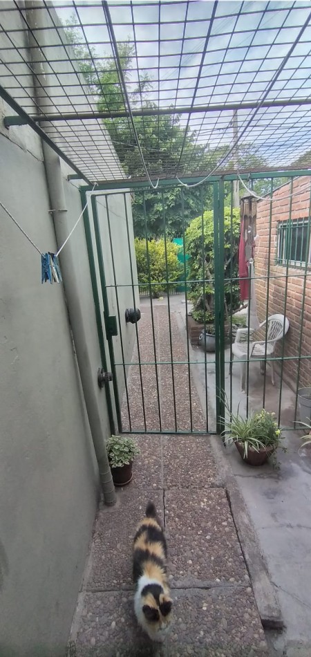 CASA 3 AMB.EN ESQUINA.GGE.JARDIN.BOSQUE ALEGRE.