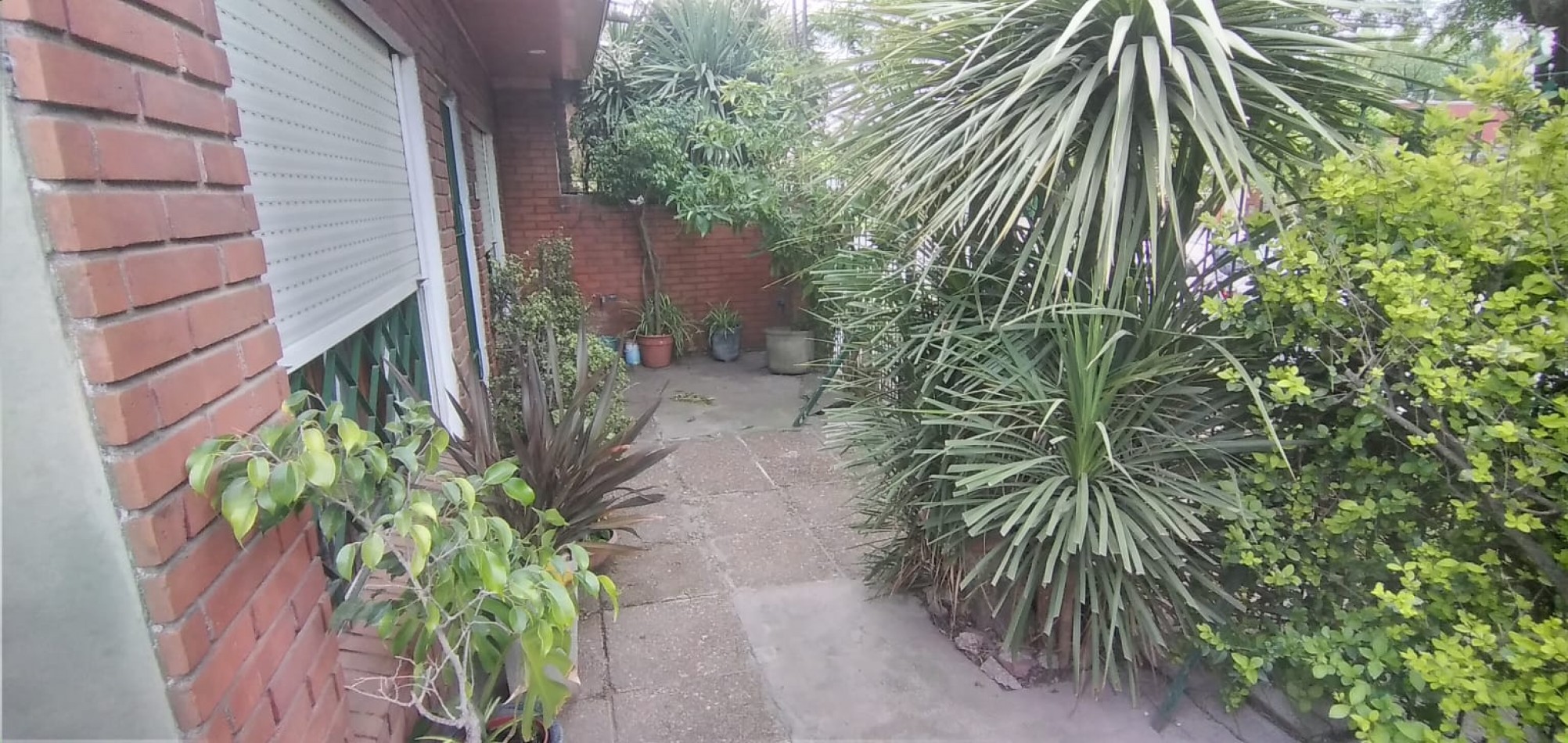 CASA 3 AMB.EN ESQUINA.GGE.JARDIN.BOSQUE ALEGRE.