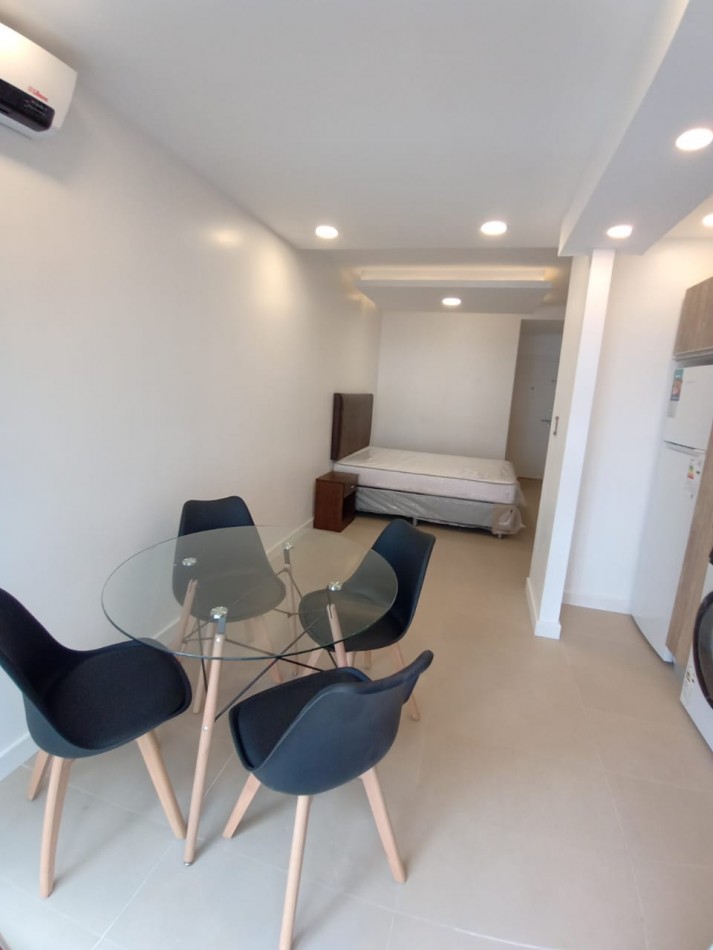 MONOAMBIENTE EXTERNO CON BALCON.AMOBLADO.