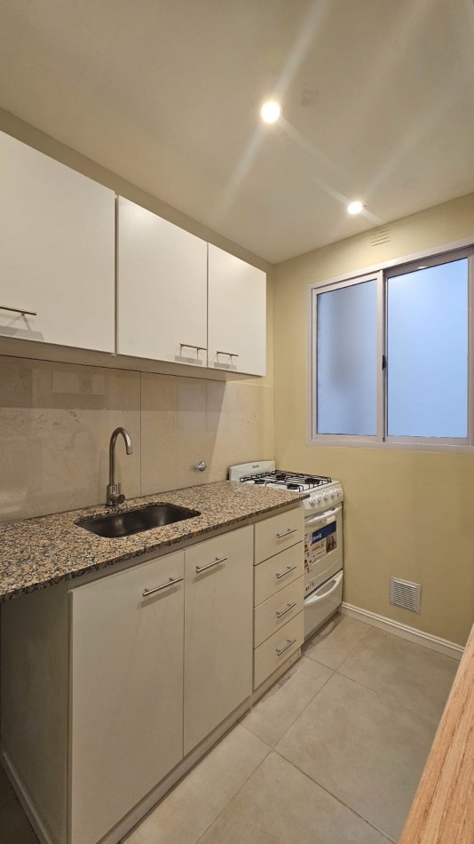 MONOAMBIENTE EXTERNO, A NUEVO.TOTALMENTE EQUIPADO.