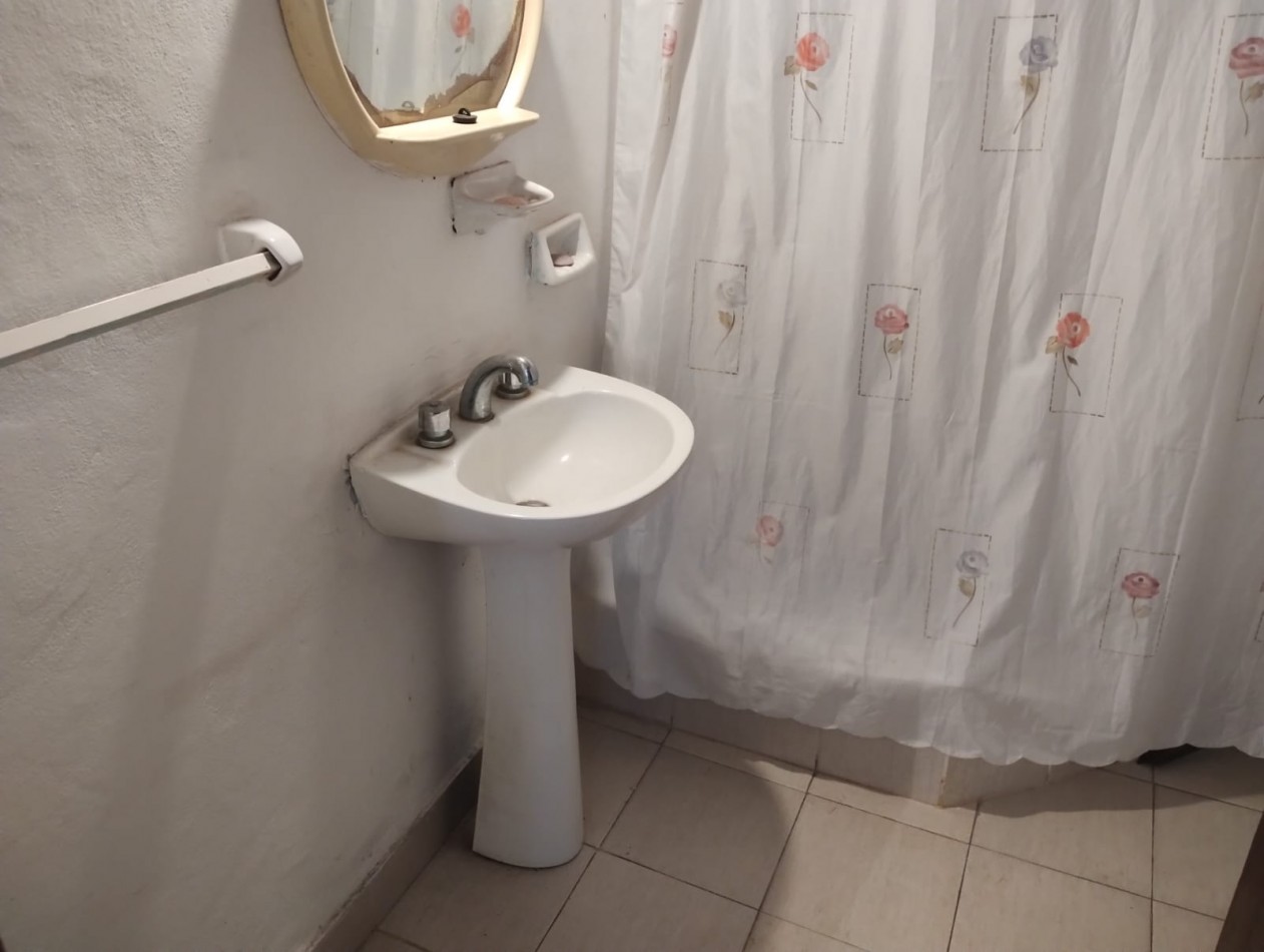 CHALET 3 AMB.MAS DEPTO.GARAGE.PARQUE. TOMA PH. 