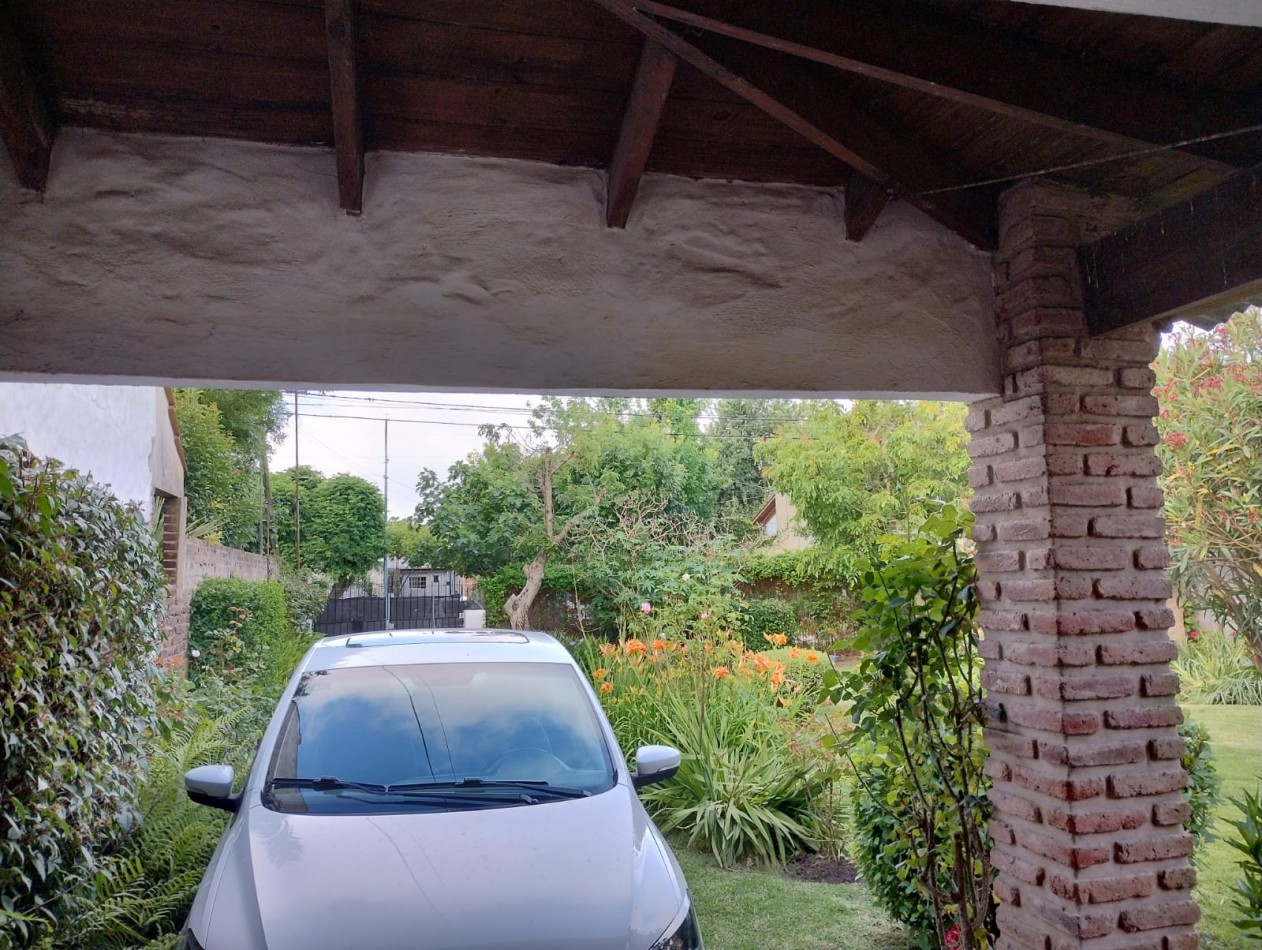 CHALET 3 AMB.MAS DEPTO.GARAGE.PARQUE. TOMA PH. 