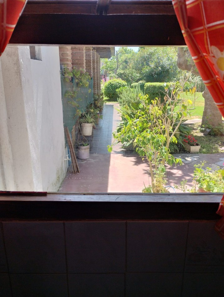 CHALET 3 AMB.MAS DEPTO.GARAGE.PARQUE. TOMA PH. 