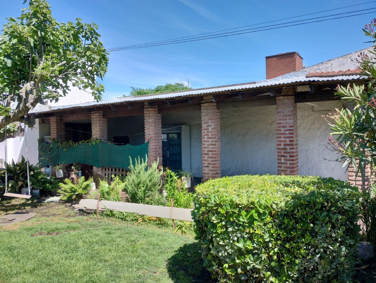 CHALET 3 AMB.MAS DEPTO.GARAGE.PARQUE. TOMA PH. 