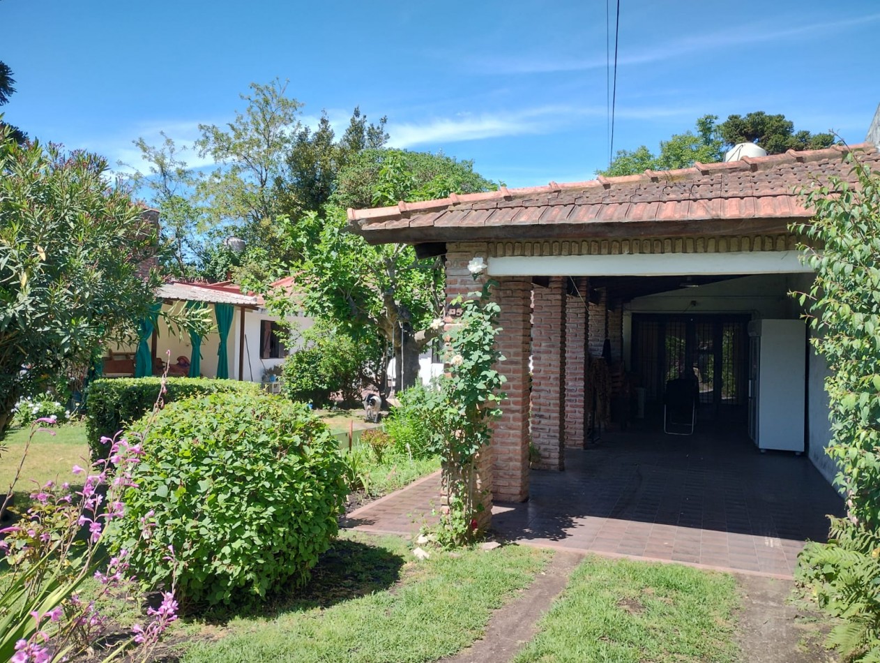 CHALET 3 AMB.MAS DEPTO.GARAGE.PARQUE. TOMA PH. 