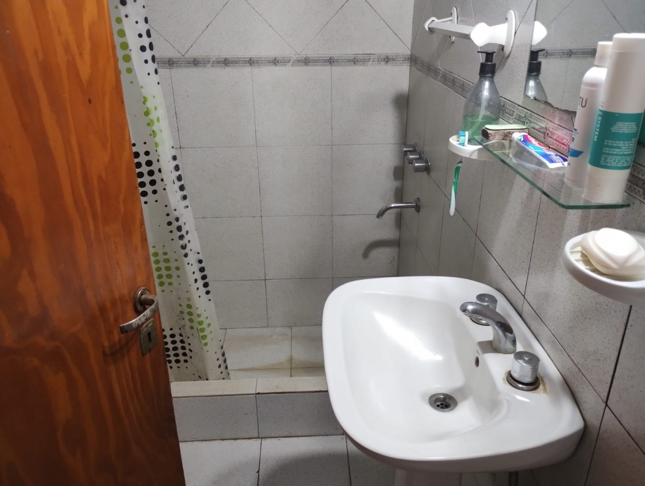 CHALET 3 AMB.MAS DEPTO.GARAGE.PARQUE. TOMA PH. 