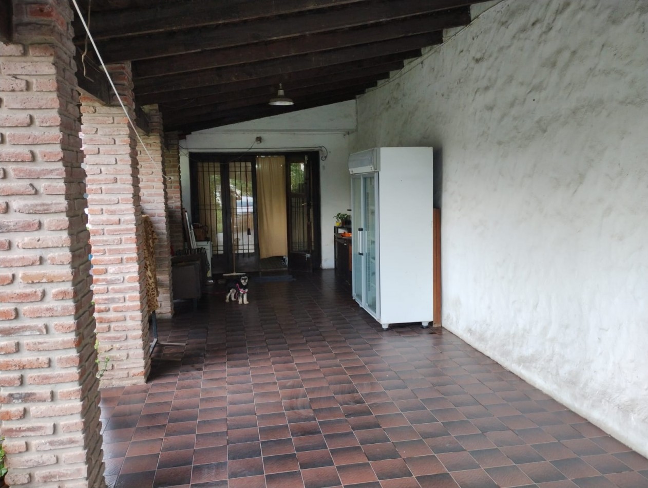 CHALET 3 AMB.MAS DEPTO.GARAGE.PARQUE. TOMA PH. 