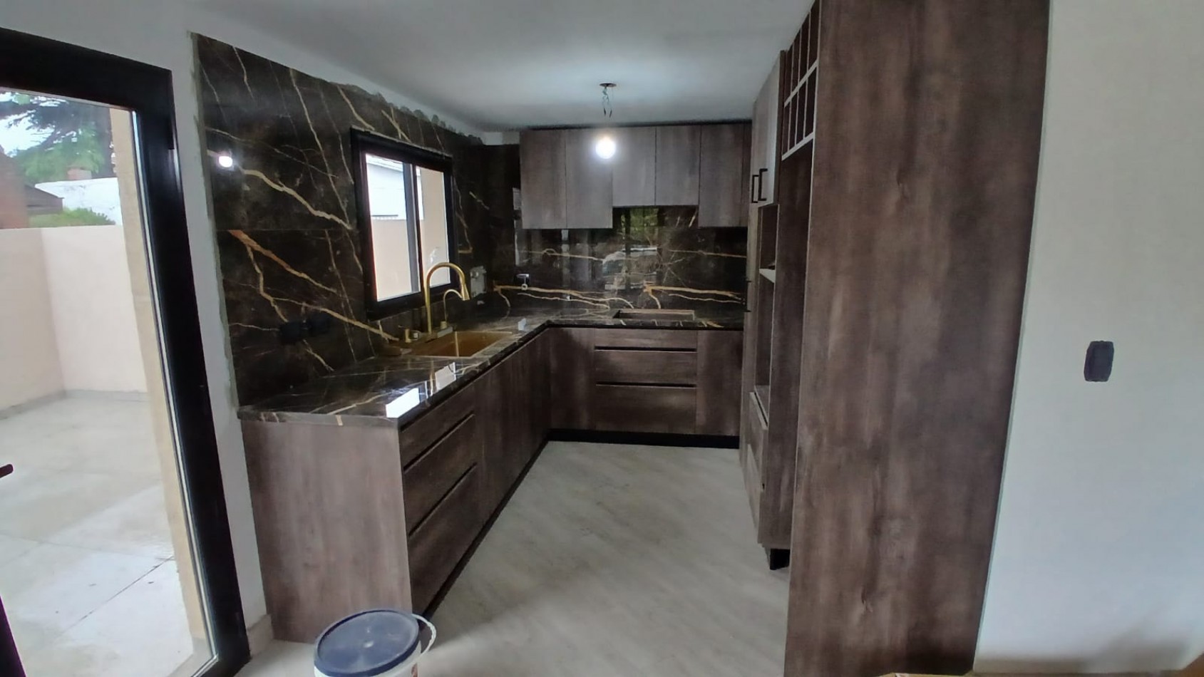 A ESTRENAR DUPLEX 4 AMB.JARDIN.ENTRADA DE AUTO.LOS PINARES.