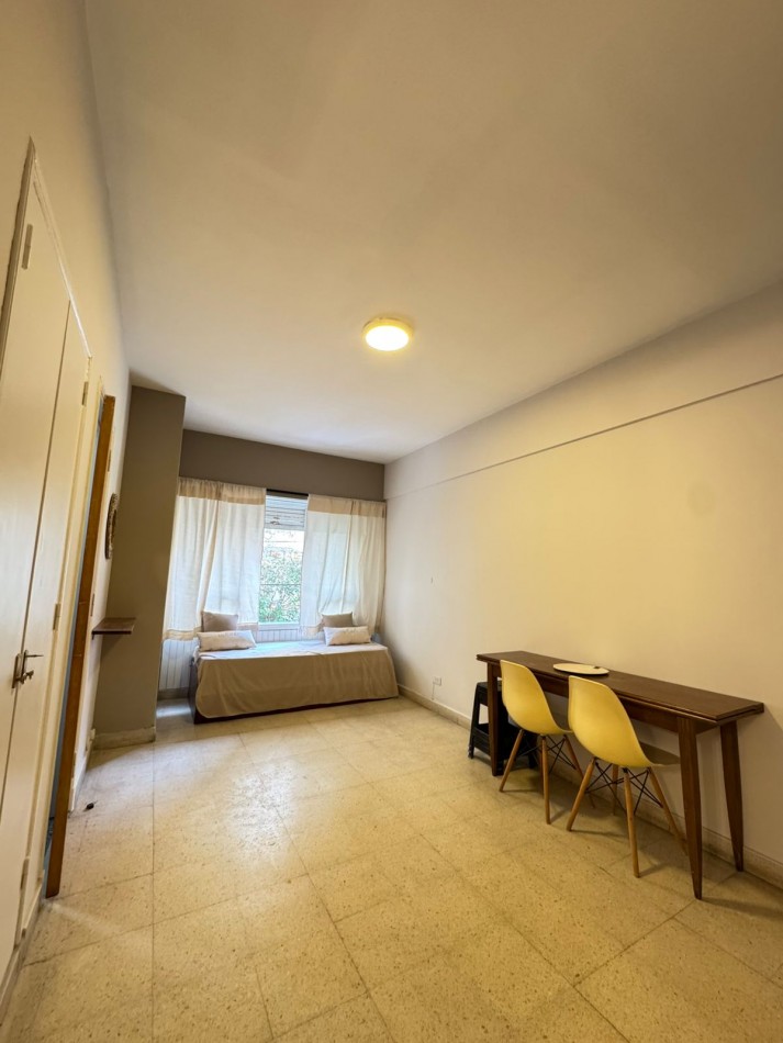 MONOAMBIENTE EXTERNO, PROXIMO AL MAR.