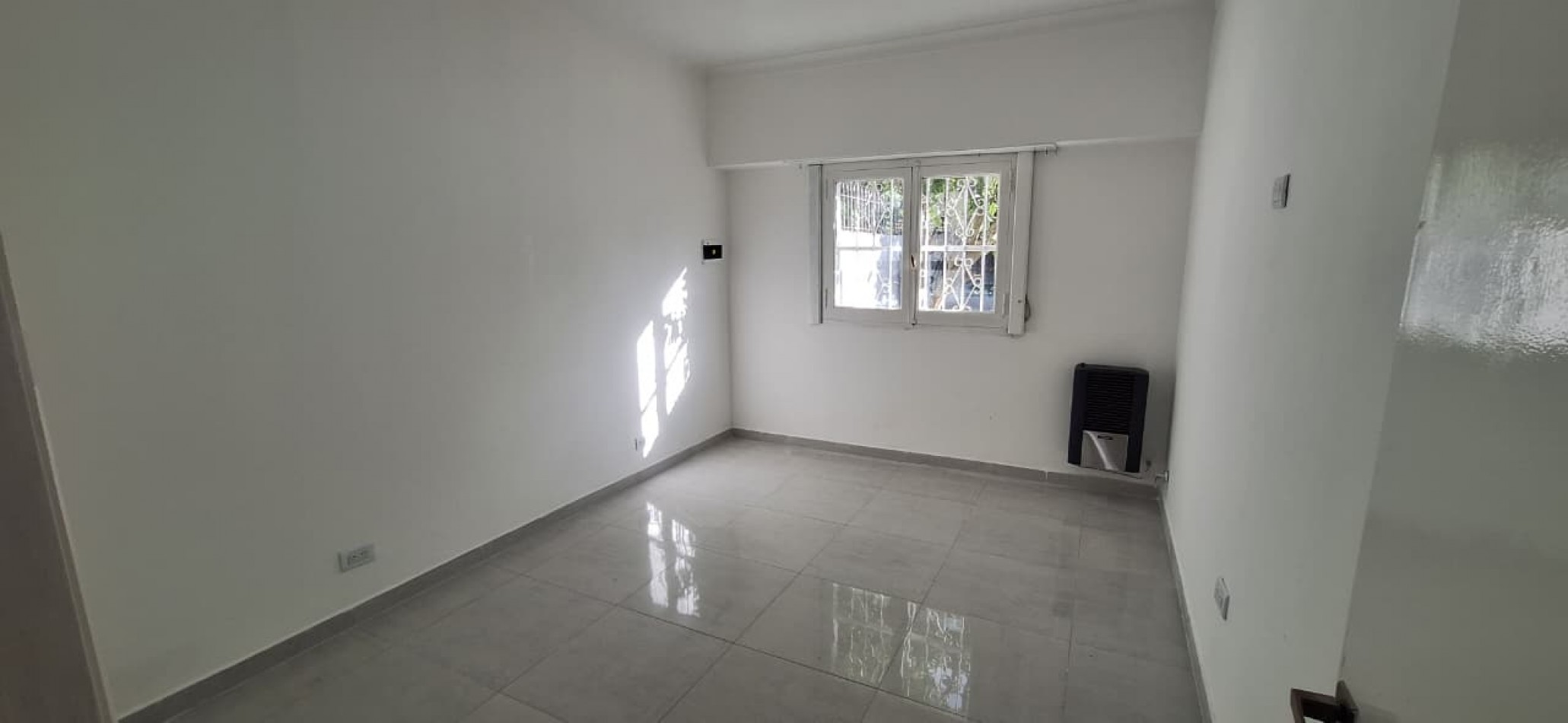 EXCELENTE CHALET 3 AMB.PARQUE.GGE. BARRIO PARQUE LURO.