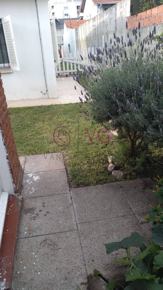 PH 2 AMB.CON QUINCHO, Y/O MONOAMBINTE, ENTRADA DE AUTO Y JARDIN.