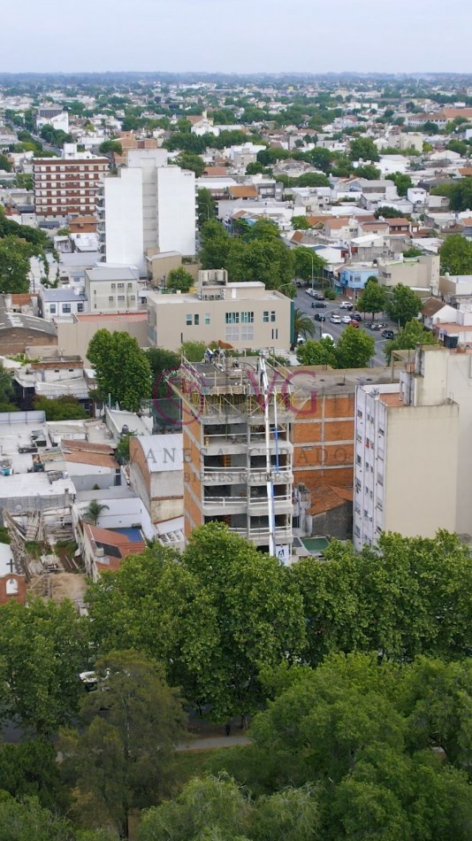 DEPARTAMENTOS DE  2  Y  3 AMB.CON O SIN COCHERA. BARRIO SAN JOSE, 12 CUOTAS EN PESOS!!