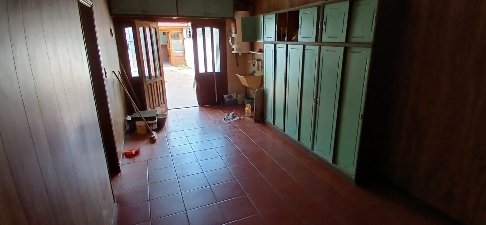 CHALET 4 AMB.GGE, JARDIN.BARRIO CONSTITUCION.