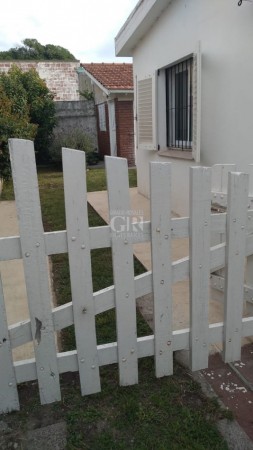 PH 2 AMB.CON QUINCHO, Y/O MONOAMBINTE, ENTRADA DE AUTO Y JARDIN.