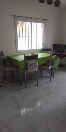 PH 2 AMB.CON QUINCHO, Y/O MONOAMBINTE, ENTRADA DE AUTO Y JARDIN.