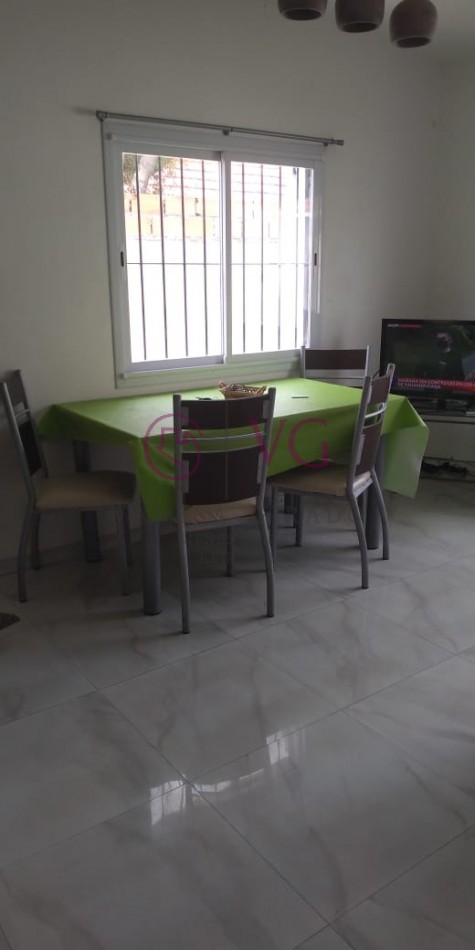 PH 2 AMB.CON QUINCHO, Y/O MONOAMBINTE, ENTRADA DE AUTO Y JARDIN.