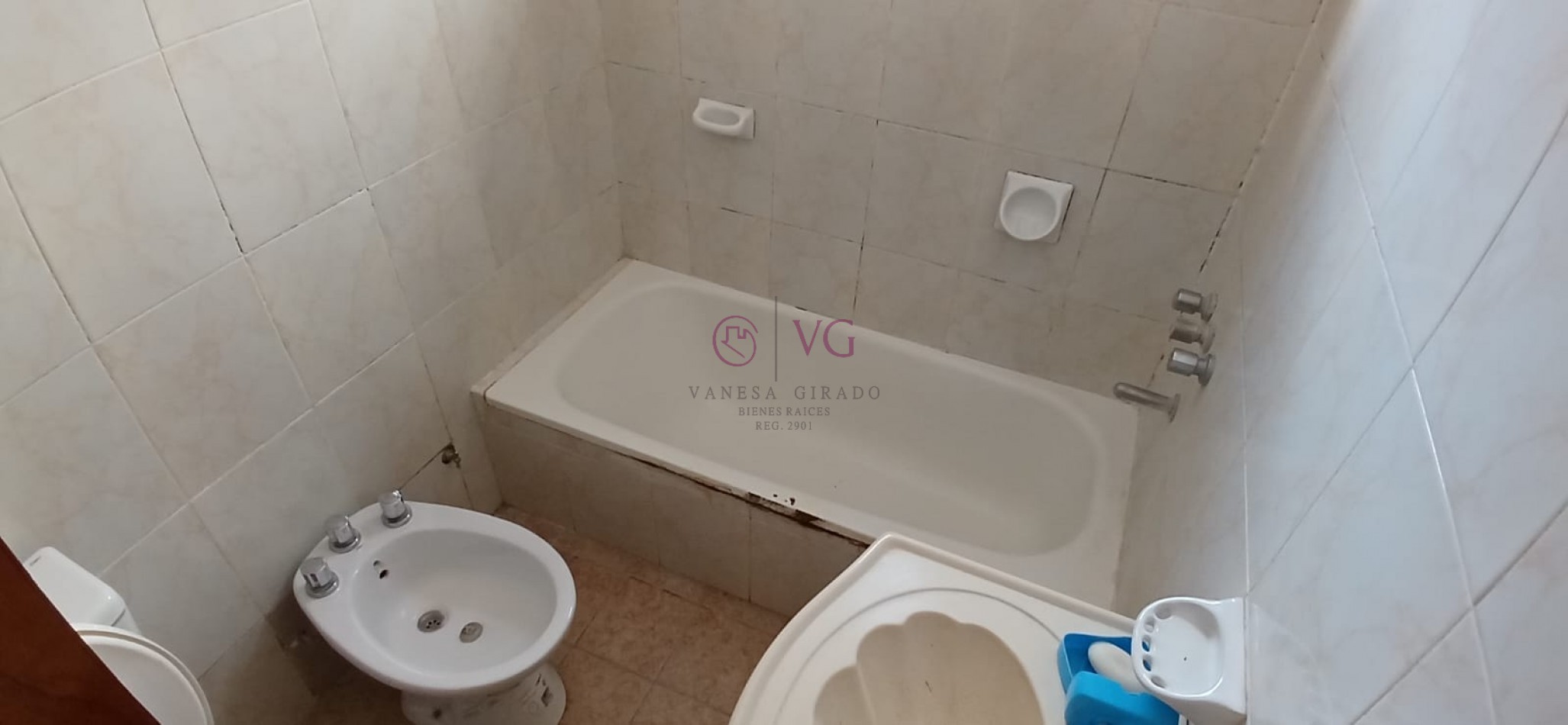 CHALET 4 AMB.GGE, JARDIN.BARRIO CONSTITUCION.