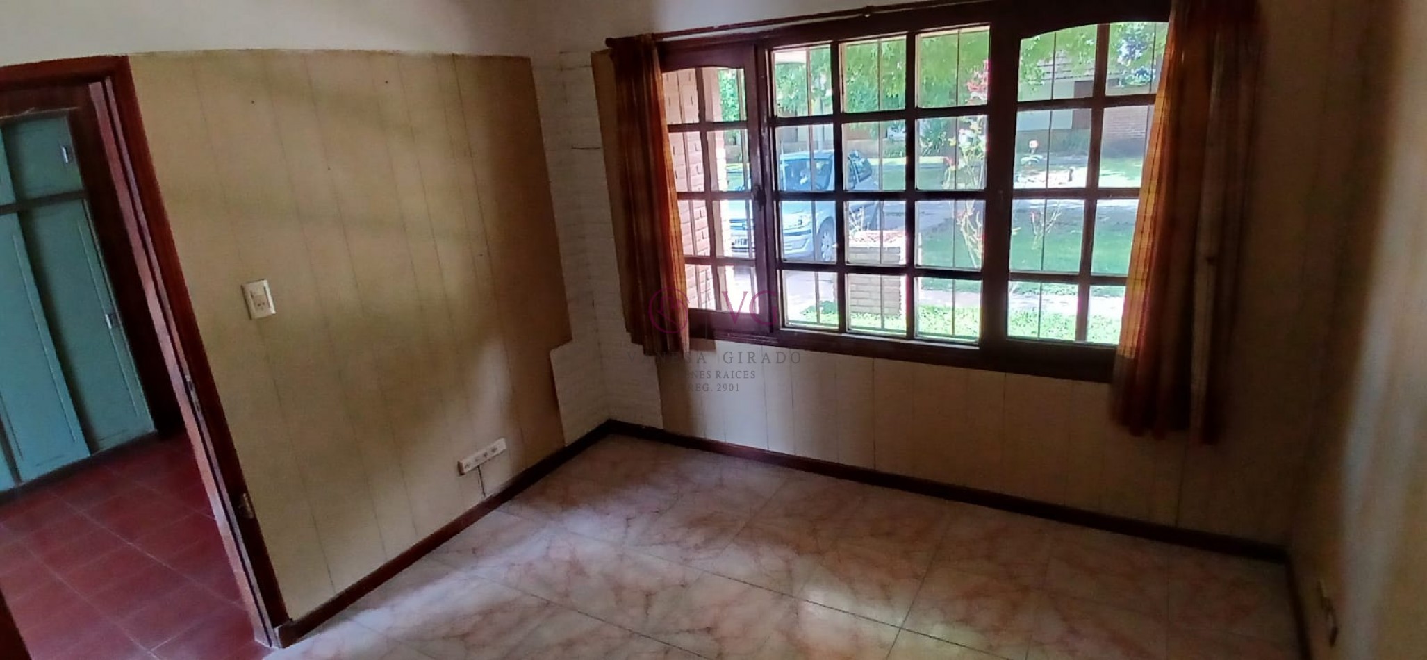 CHALET 4 AMB.GGE, JARDIN.BARRIO CONSTITUCION.