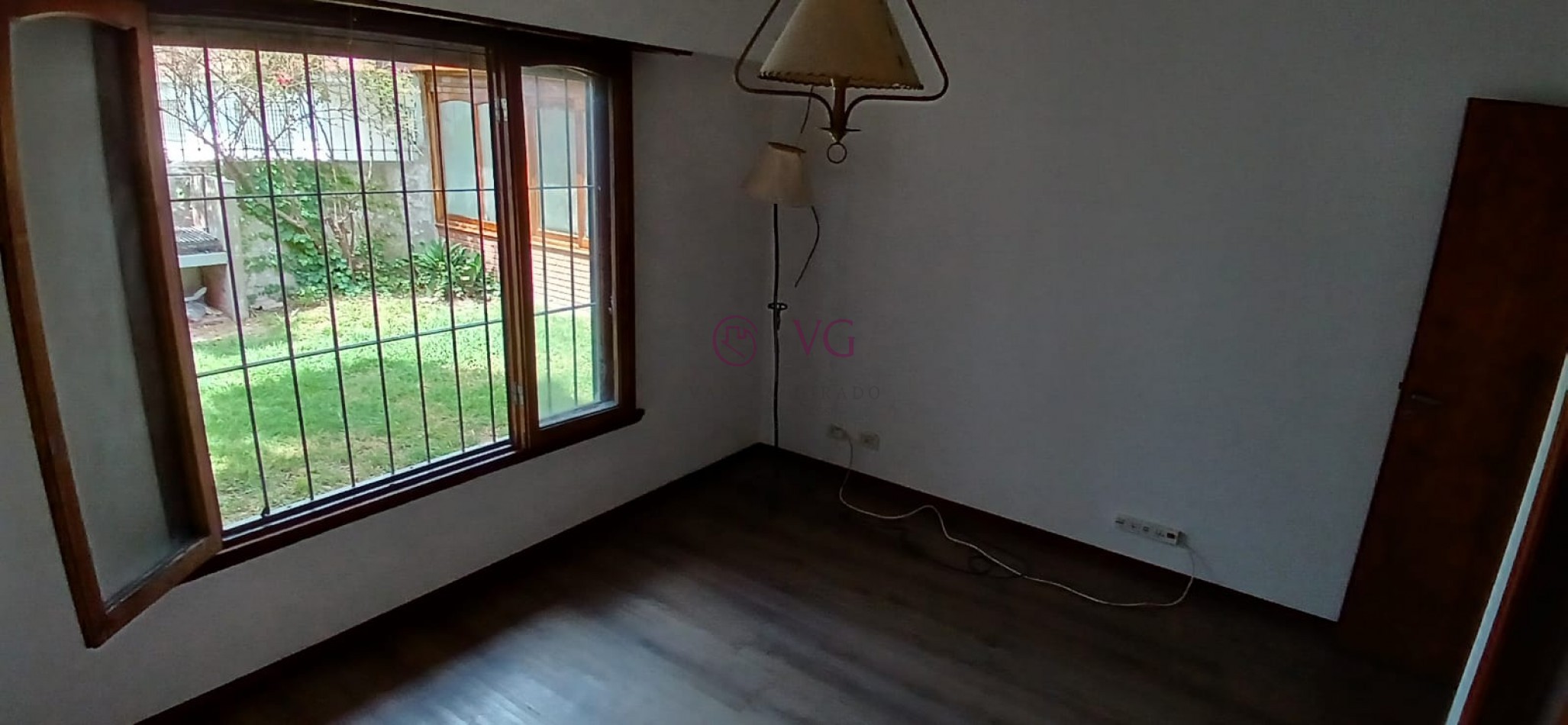 CHALET 4 AMB.GGE, JARDIN.BARRIO CONSTITUCION.