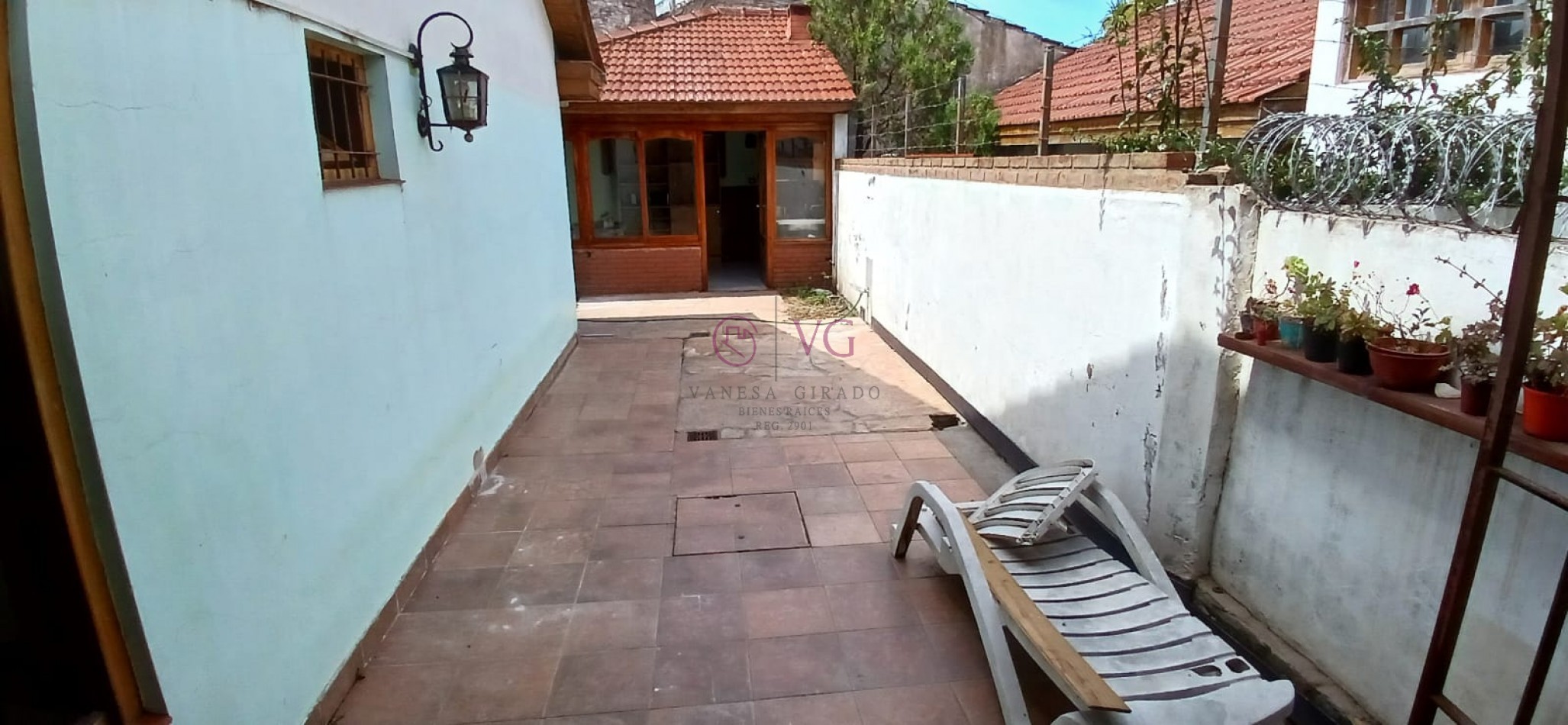 CHALET 4 AMB.GGE, JARDIN.BARRIO CONSTITUCION.