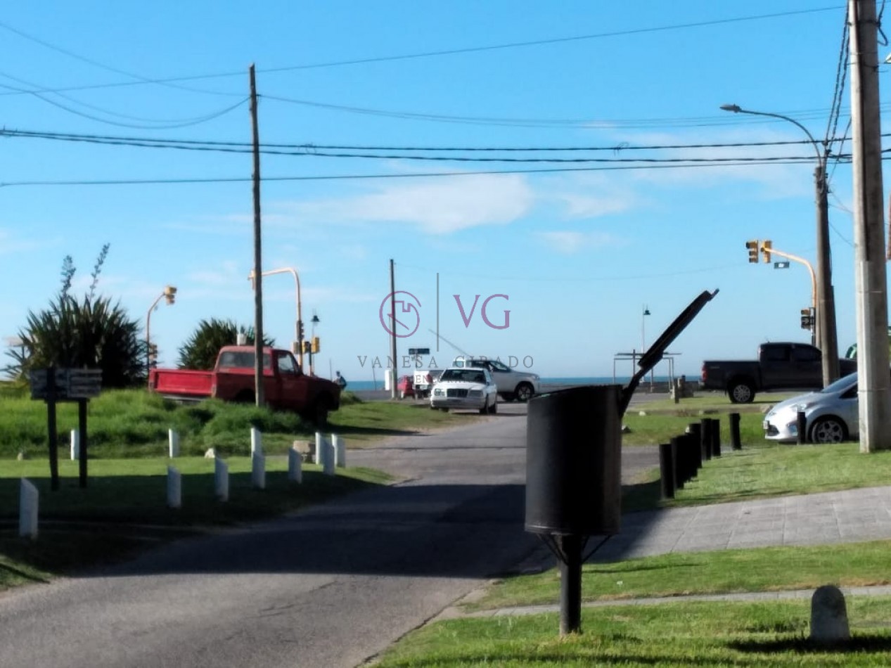 PH 2 AMB.CON QUINCHO, Y/O MONOAMBINTE, ENTRADA DE AUTO Y JARDIN.