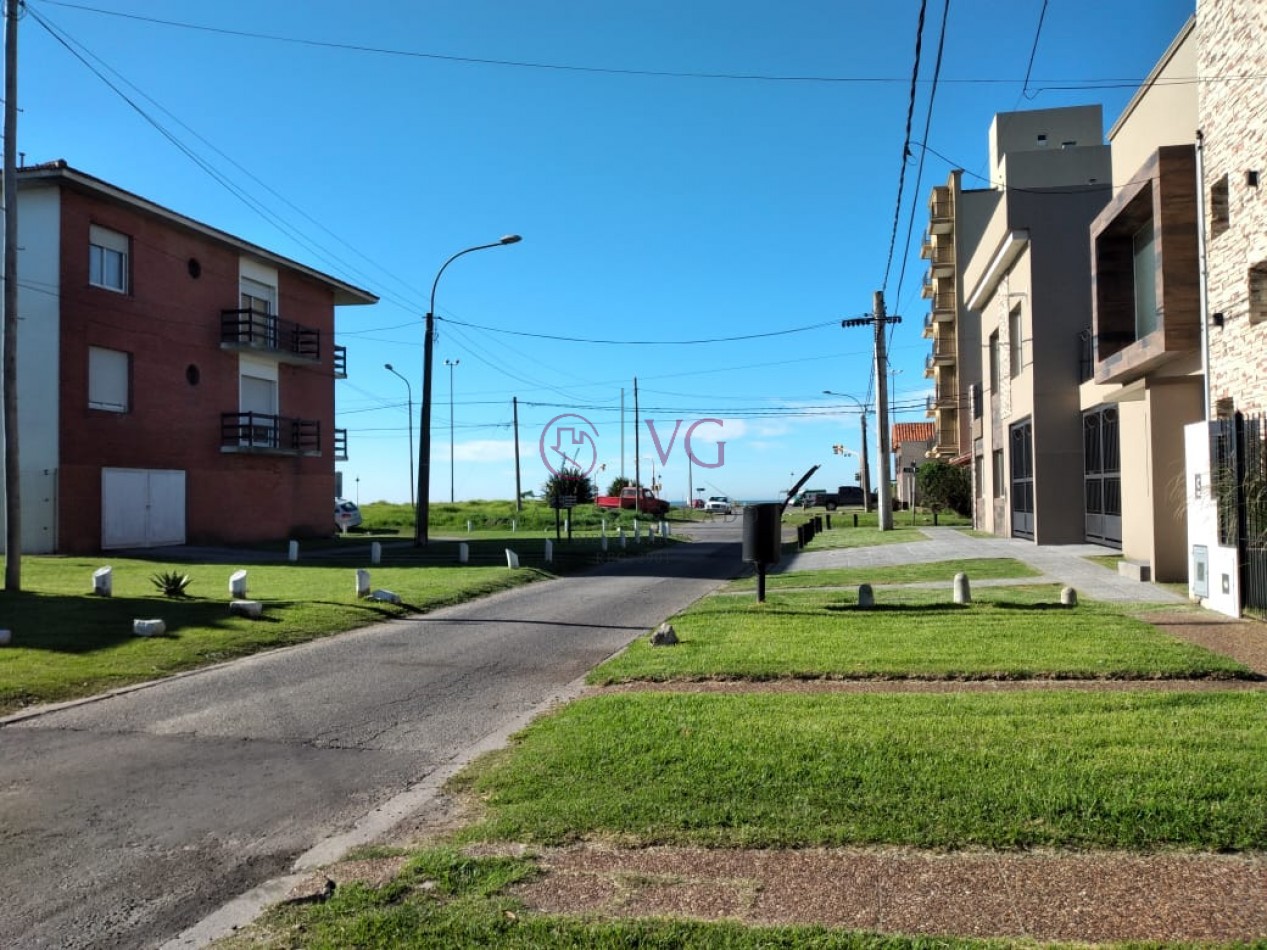 PH 2 AMB.CON QUINCHO, Y/O MONOAMBINTE, ENTRADA DE AUTO Y JARDIN.