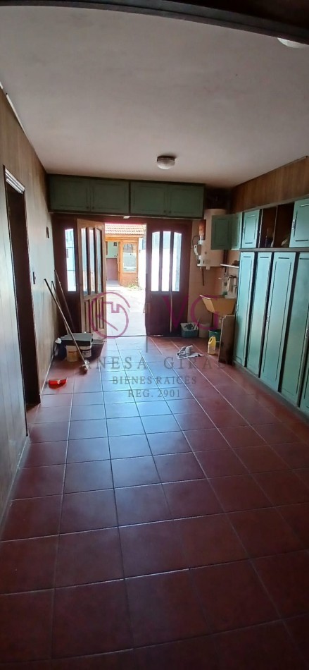 CHALET 4 AMB.GGE, JARDIN.BARRIO CONSTITUCION.