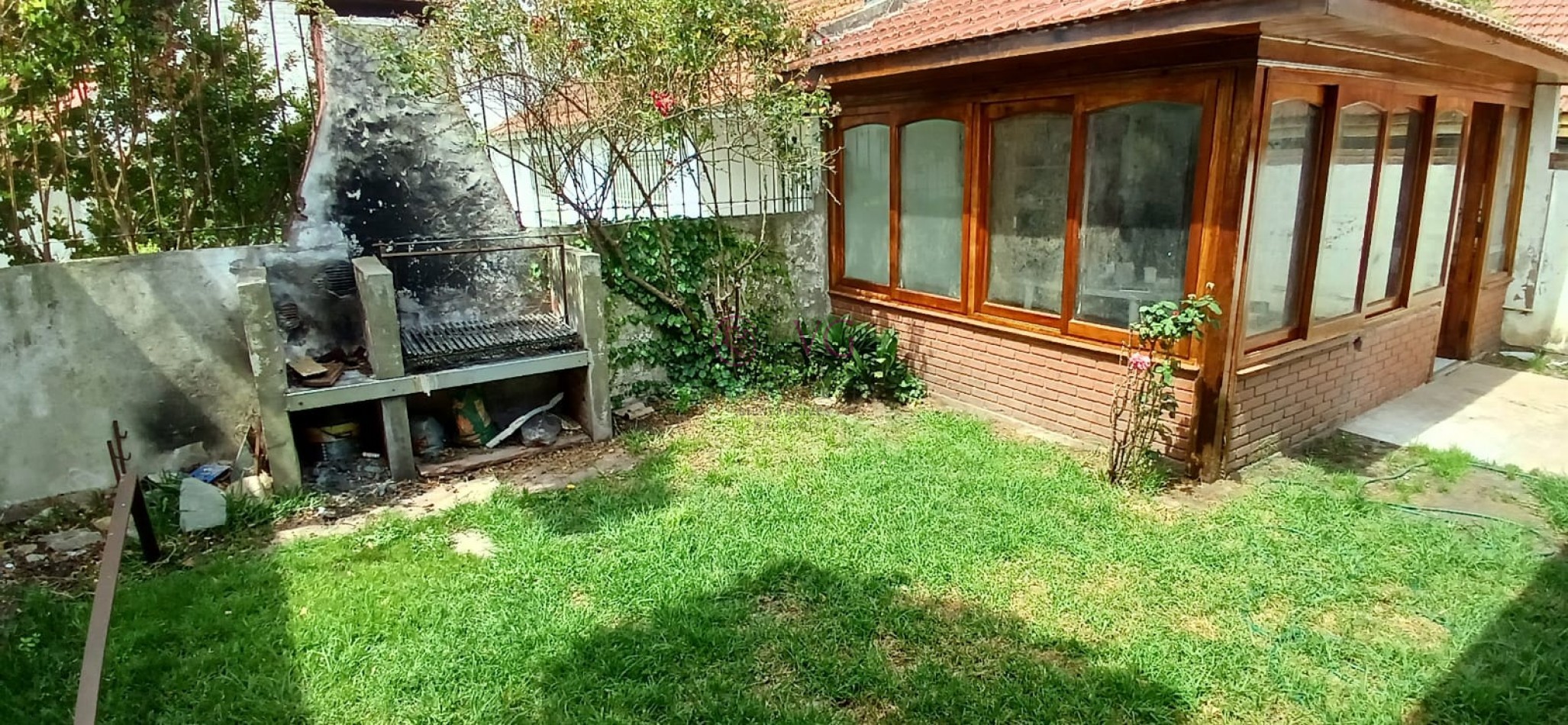 CHALET 4 AMB.GGE, JARDIN.BARRIO CONSTITUCION.