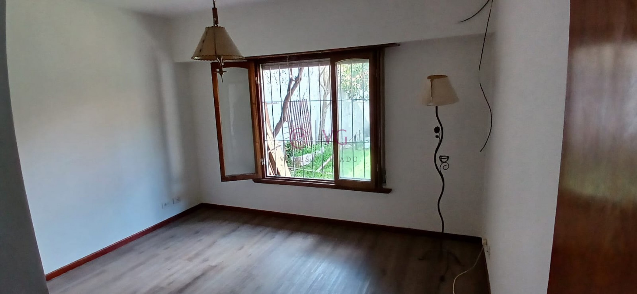 CHALET 4 AMB.GGE, JARDIN.BARRIO CONSTITUCION.