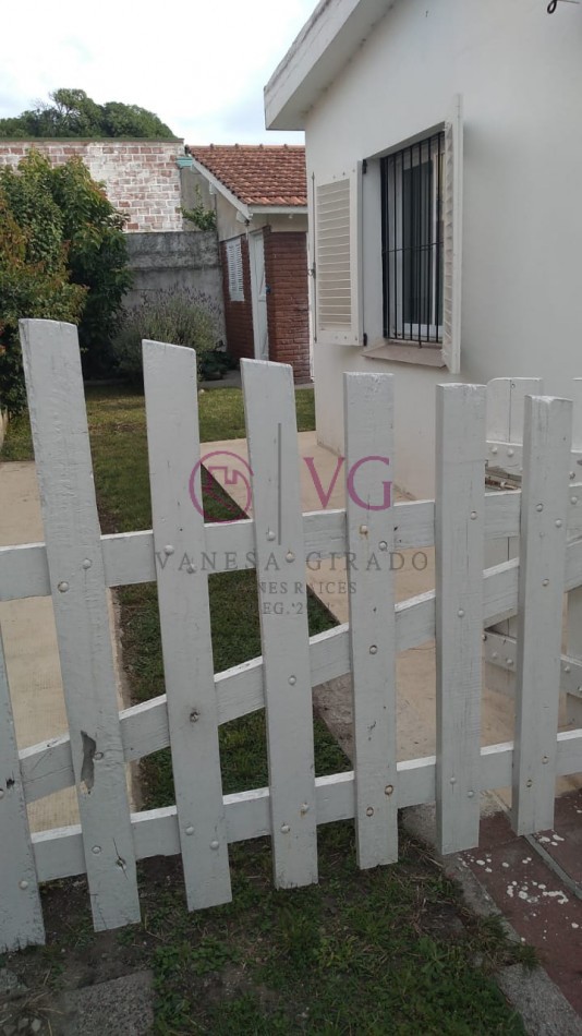 PH 2 AMB.CON QUINCHO, Y/O MONOAMBINTE, ENTRADA DE AUTO Y JARDIN.