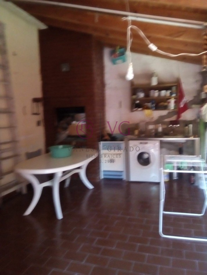 PH 2 AMB.CON QUINCHO, Y/O MONOAMBINTE, ENTRADA DE AUTO Y JARDIN.