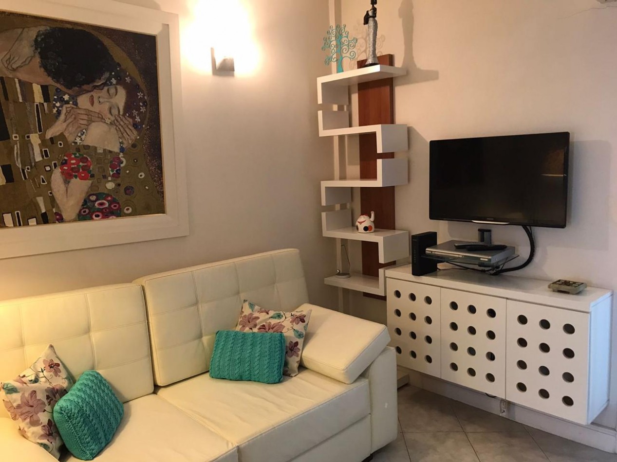 2 AMBIENTES  EXTERNOS PROXIMO PLAZA MITRE.