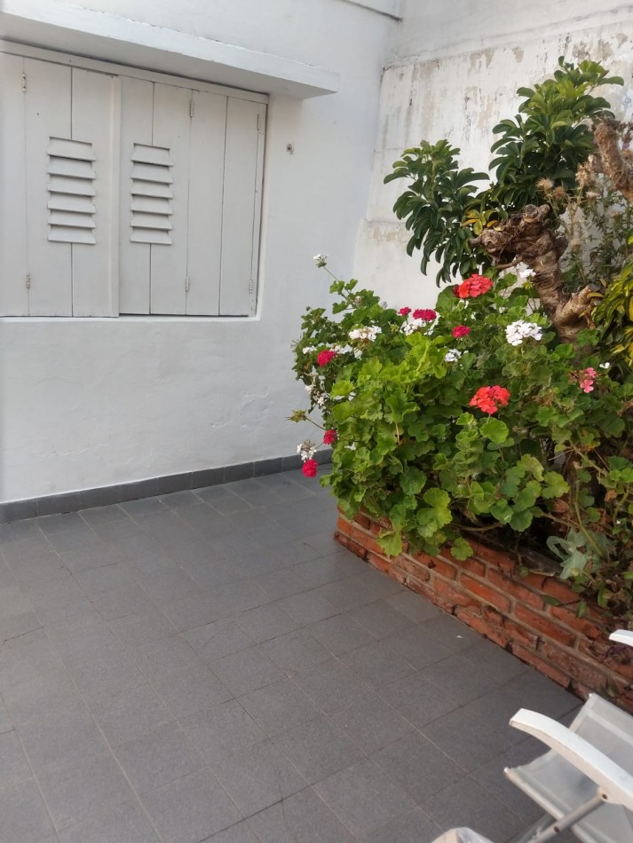 PH 2 AMB.POR PASILLO, CON PATIO y TERRAZA.CON RENTA.