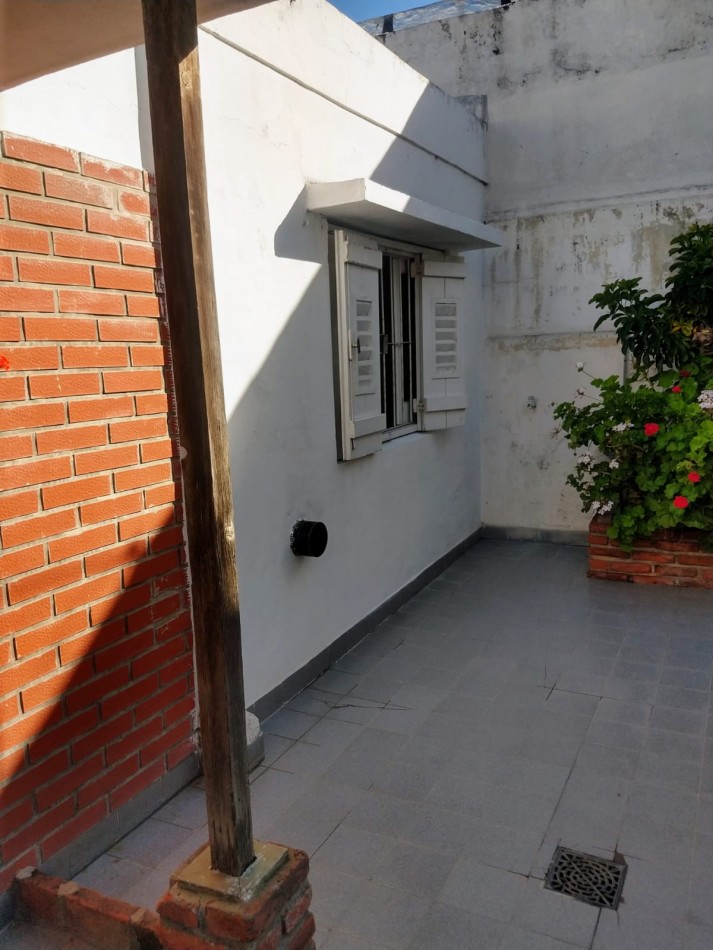 PH 2 AMB.POR PASILLO, CON PATIO y TERRAZA.CON RENTA.