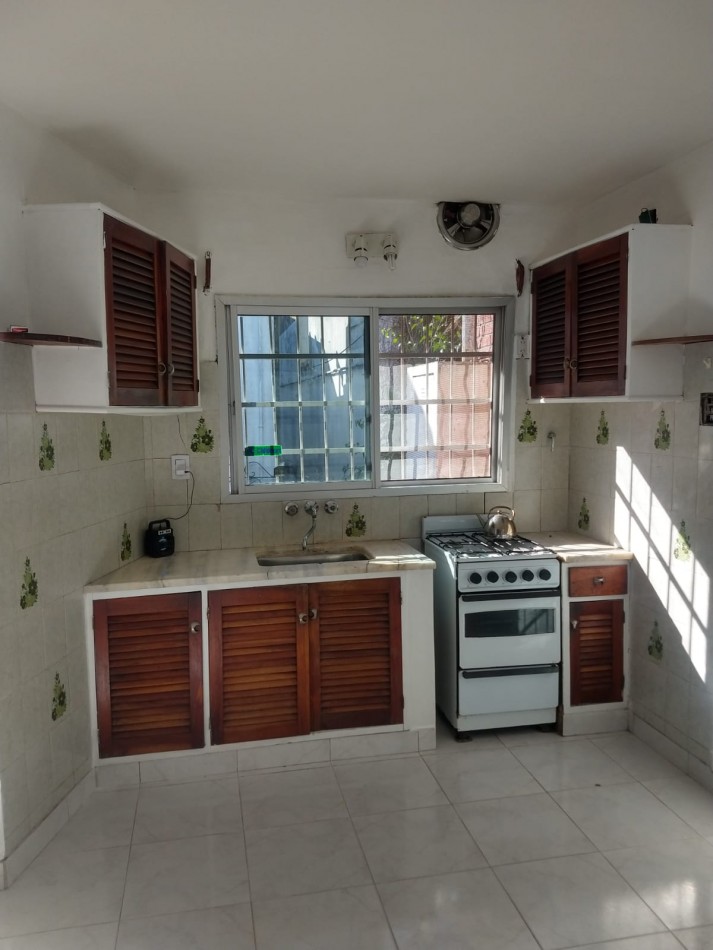 PH 2 AMB.POR PASILLO, CON PATIO y TERRAZA.CON RENTA.