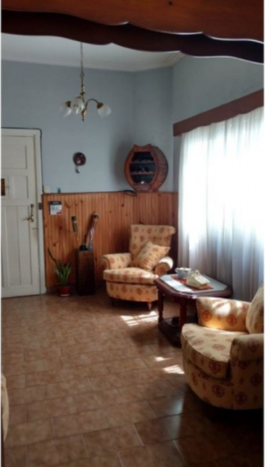 CASA LOTE PROPIO 4 AMB.PATIO GGE. VENTA O PERMUTA.APTO HORIZONTAL.