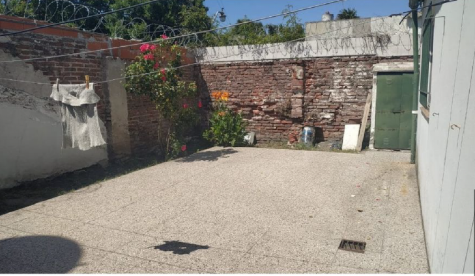 CASA LOTE PROPIO 4 AMB.PATIO GGE. VENTA O PERMUTA.APTO HORIZONTAL.