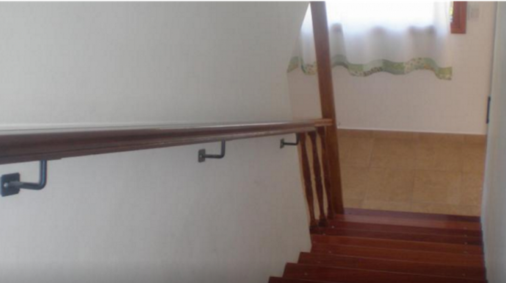MODERNO CHALET SOBRE 4162 METROS DE LOTE. POSIBILIDAD DE 1 LOTE MAS.