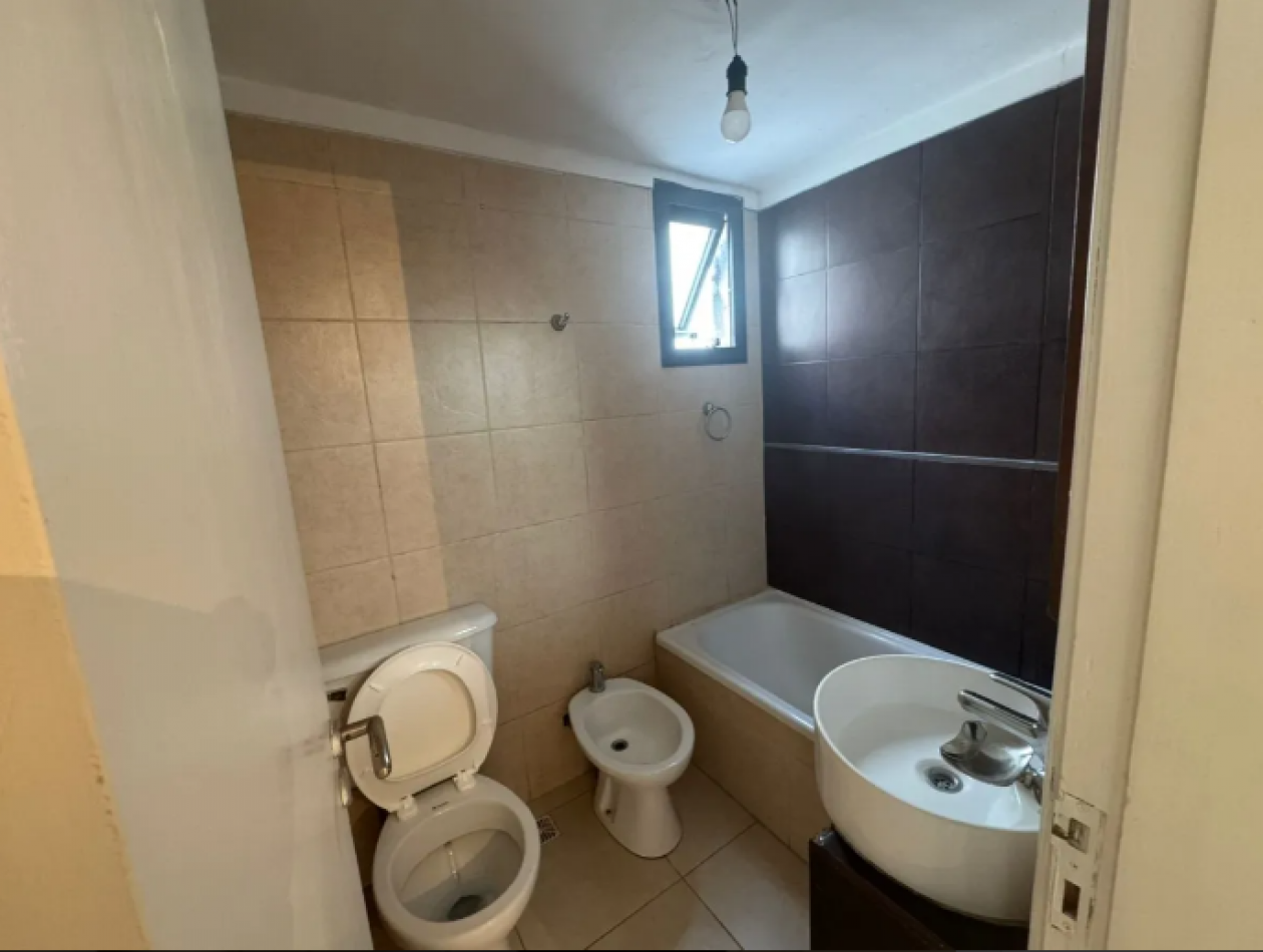 Apto Credito! PH 2 Ambientes Con Cochera Al Frente en PLANTA ALTA.