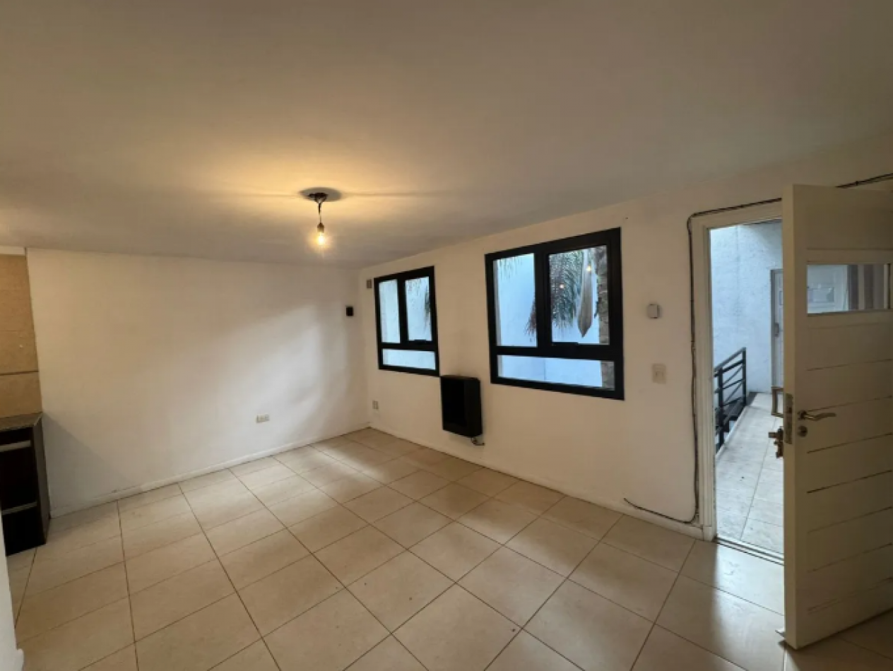 Apto Credito! PH 2 Ambientes Con Cochera Al Frente en PLANTA ALTA.