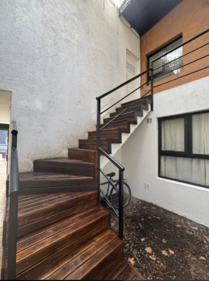 Apto Credito! PH 2 Ambientes Con Cochera Al Frente en PLANTA ALTA.